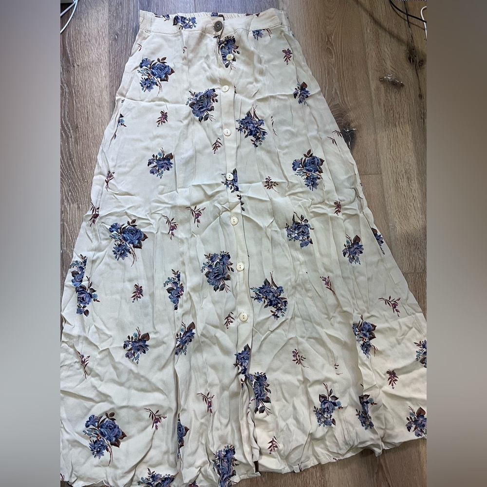 BOHO TRENDY. Floral maxi skirt